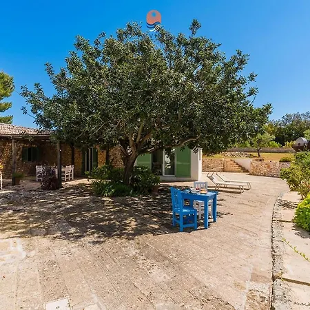 Villa All'ombra Del Carrubo